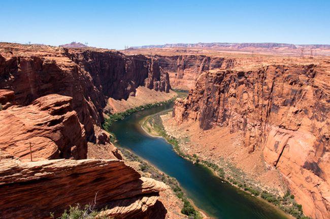La Colorado River serpentant le Grand Canyon